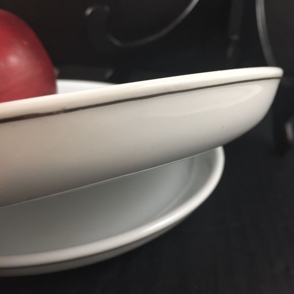 2 AMKO American Airlines Oval First Class Serving Plate White with Platinum Band - Picture 2 of 7